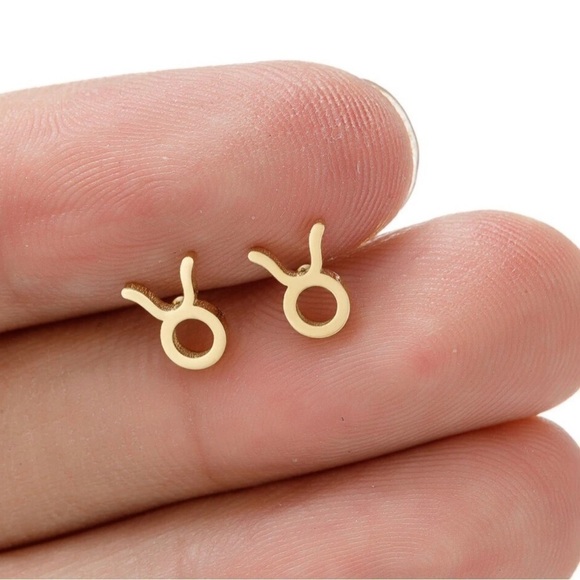 2 FOR $25 18K Gold Unisex Taurus Zodiac Sign Minimalist Stud Earrings - Picture 1 of 6